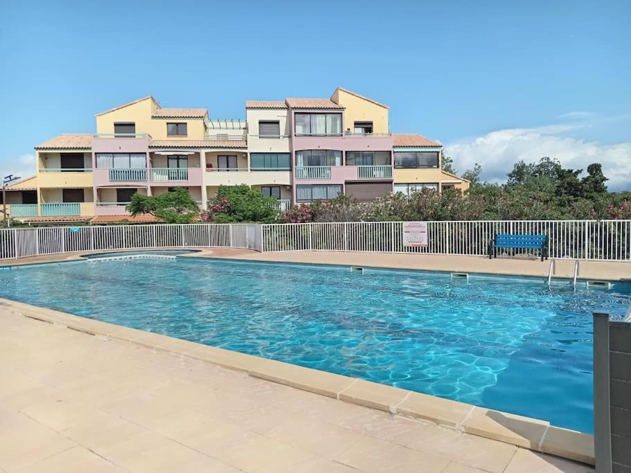 Jolie Maisonnette Dans Residence Calme Avec Piscine Le Barcares Exterior photo
